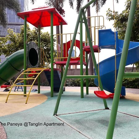 The Paneya @Tanglin Apartment Surabaya Esterno foto