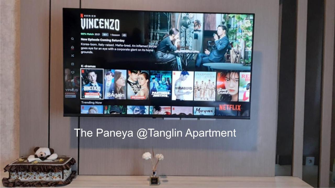 The Paneya @Tanglin Apartment Surabaya Esterno foto